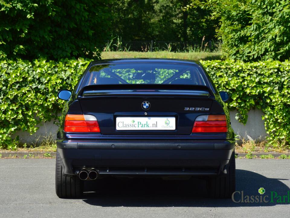 Image 4/50 de BMW 323i (1998)