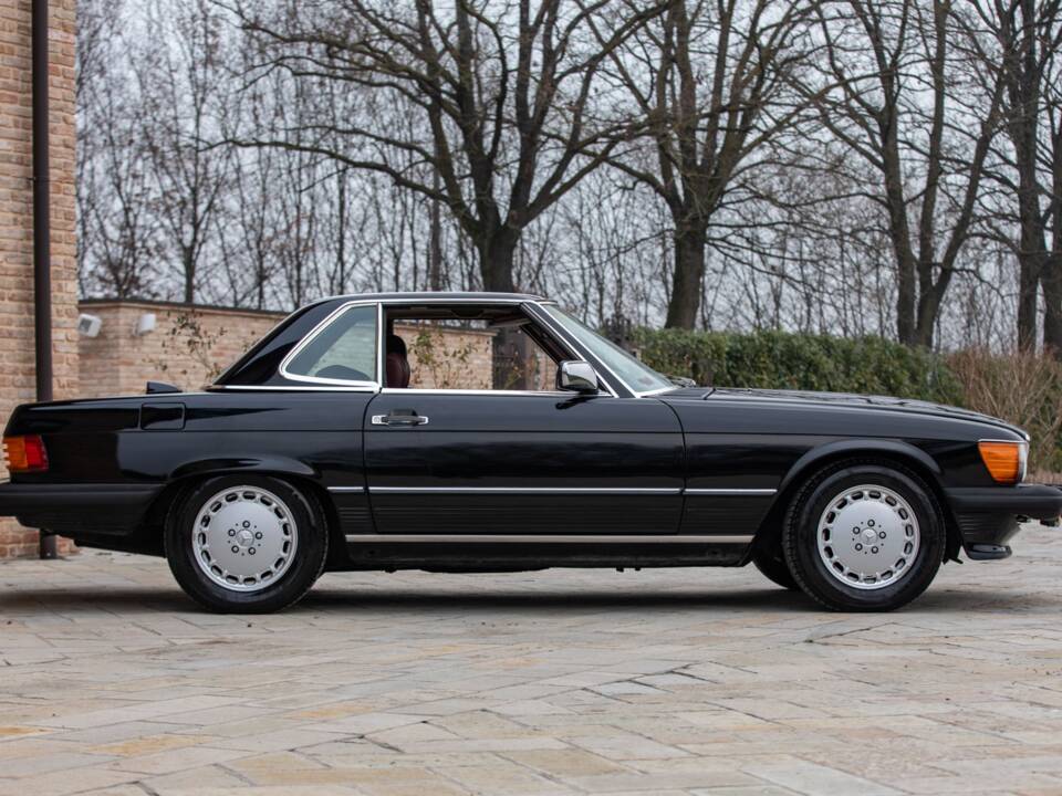 Afbeelding 7/50 van Mercedes-Benz 560 SL (1986)