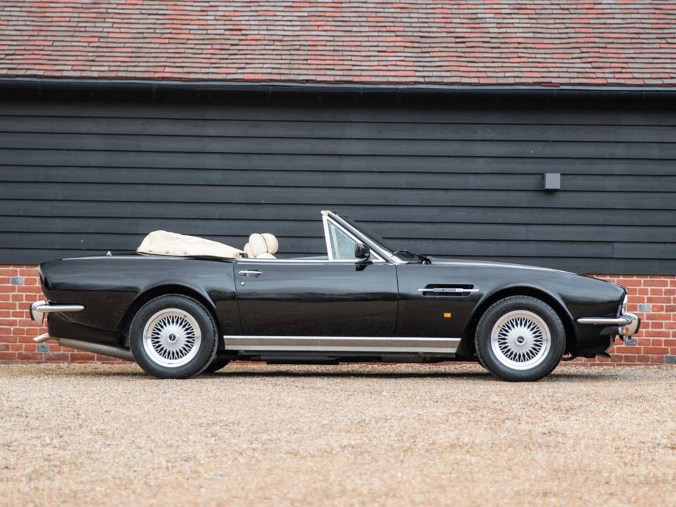 Bild 2/59 von Aston Martin V8 EFi Volante (1988)