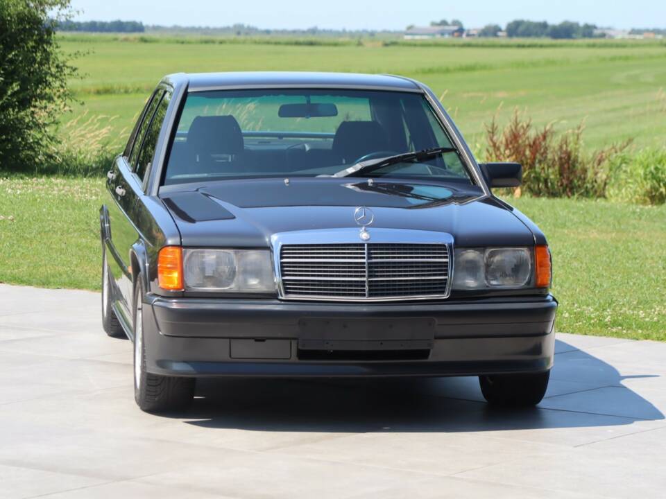 Immagine 22/50 di Mercedes-Benz 190 E 2.3-16 (1986)
