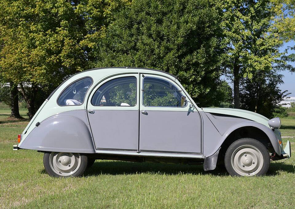 Image 1/8 de Citroën Dyane (1983)