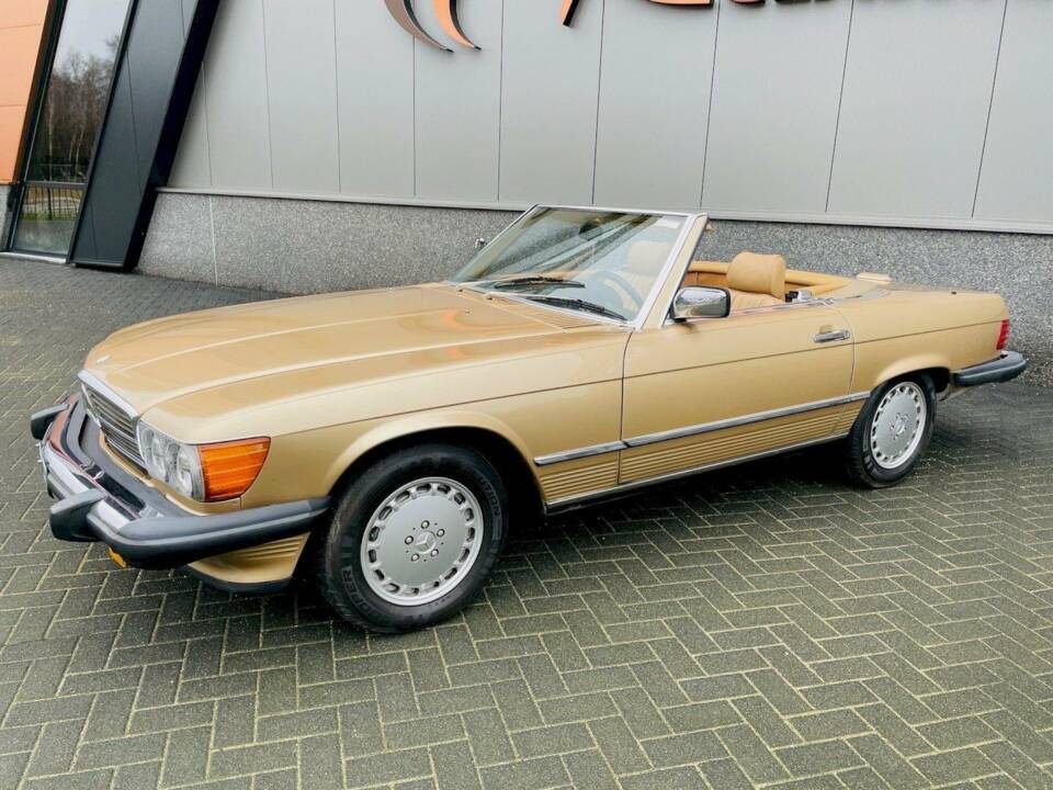 Image 3/36 de Mercedes-Benz 560 SL (1988)