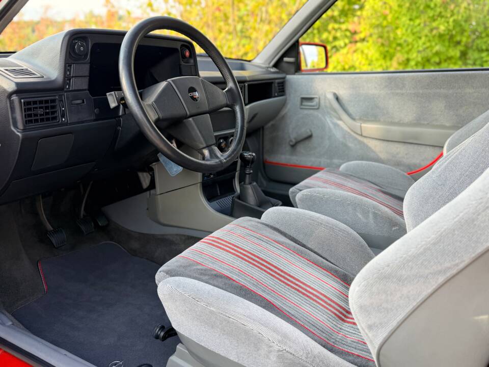 Image 15/33 of Opel Kadett 2,0i GSi 16V (1988)