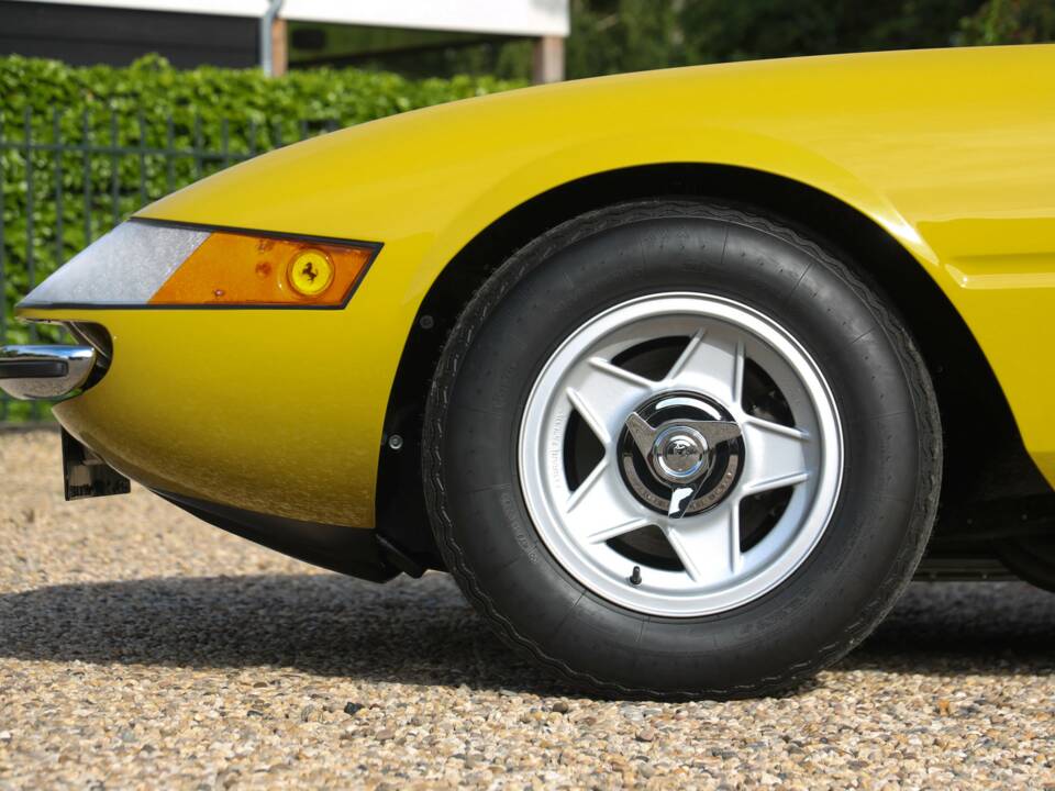 Obraz 16/50 pojazdu Ferrari 365 GTB/4 Daytona (1971)