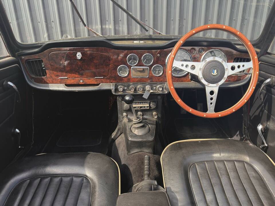 Imagen 10/19 de Triumph TR 4A IRS (1967)