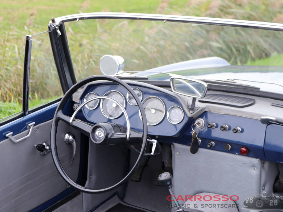 Image 20/44 de Innocenti Spider S (1963)