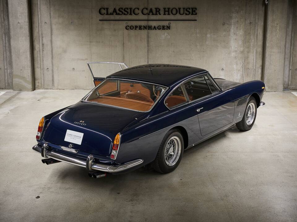 Imagen 19/90 de Ferrari 250 GT 2+2 (1963)
