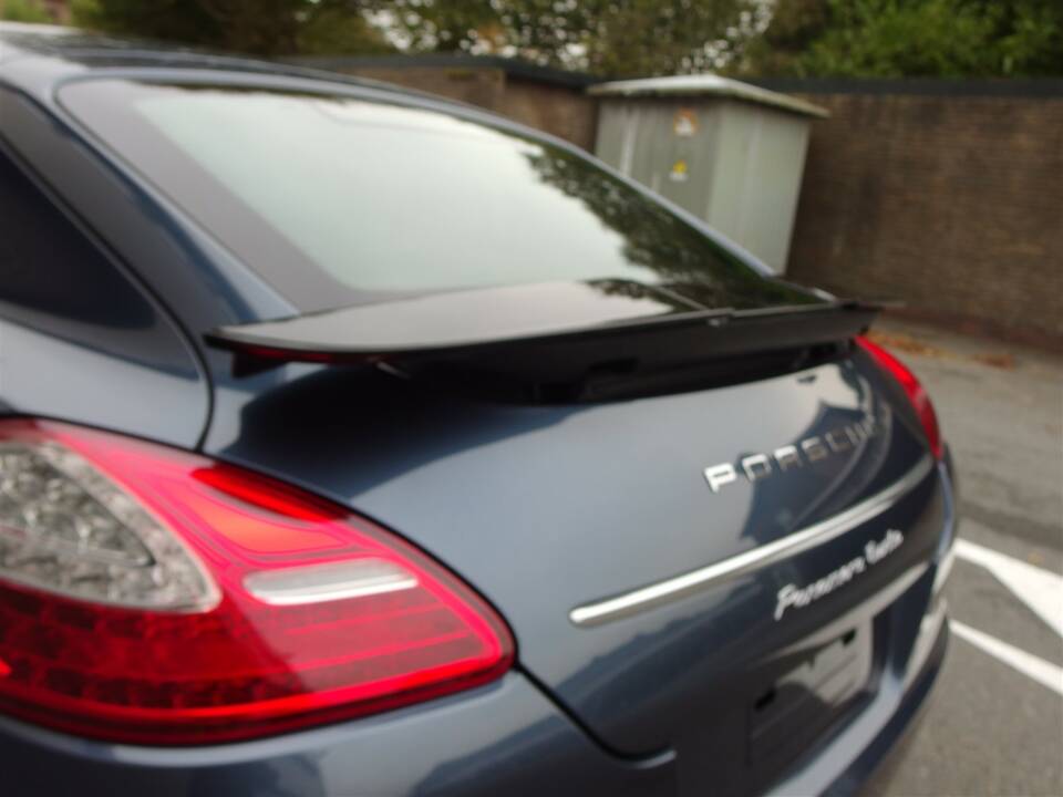 Image 10/99 of Porsche Panamera Turbo (2009)