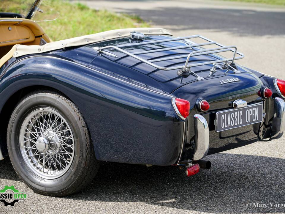 Image 30/46 of Triumph TR 3A (1958)