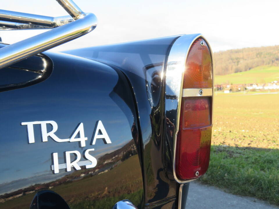 Bild 15/16 von Triumph TR 4A IRS (1967)