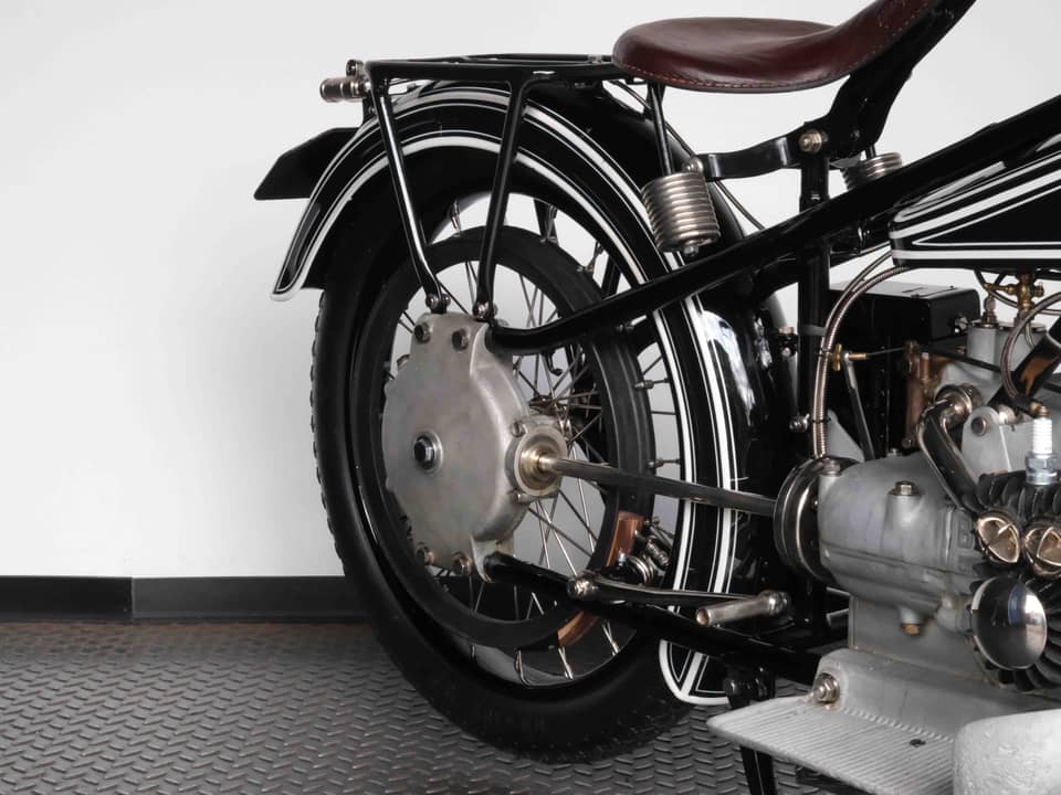 Image 33/98 of BMW R 32 (1925)