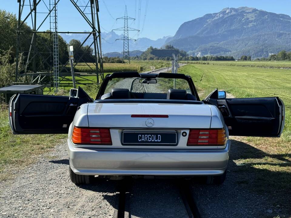 Image 7/24 de Mercedes-Benz 500 SL (1992)