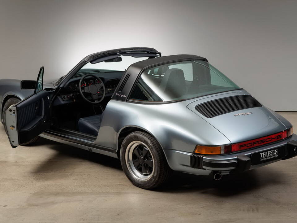 Image 8/41 of Porsche 911 SC 3.0 (1982)