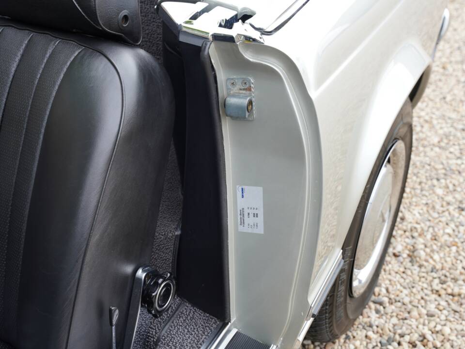 Imagen 39/50 de Mercedes-Benz 280 SL (1969)