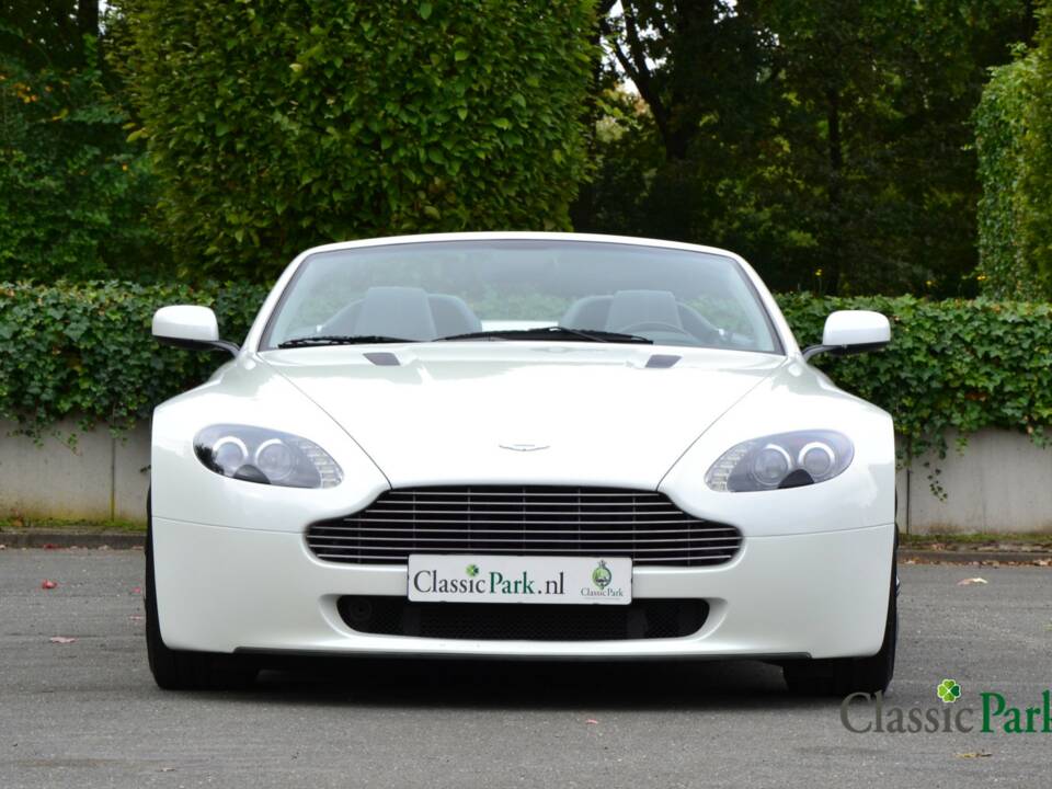 Image 19/50 of Aston Martin V8 Vantage (2007)