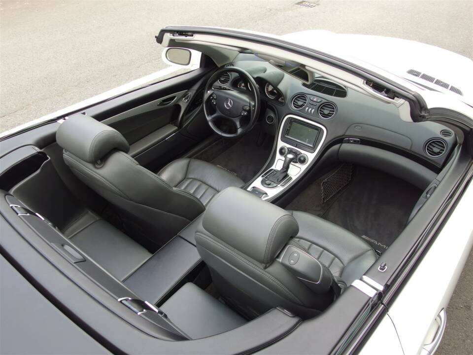 Image 44/97 de Mercedes-Benz SL 55 AMG (2003)