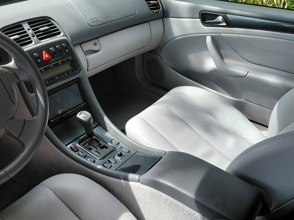 Immagine 8/18 di Mercedes-Benz CLK 200 (1999)