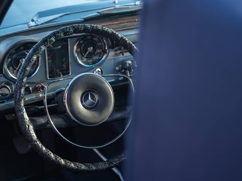 Bild 26/69 von Mercedes-Benz 230 SL (1967)