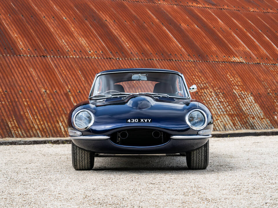 Image 2/39 of Jaguar E-Type &quot;Lightweight&quot; (1962)