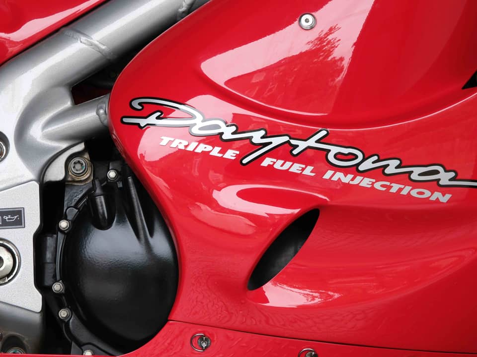 Image 66/66 of Triumph Daytona T595 (1998)