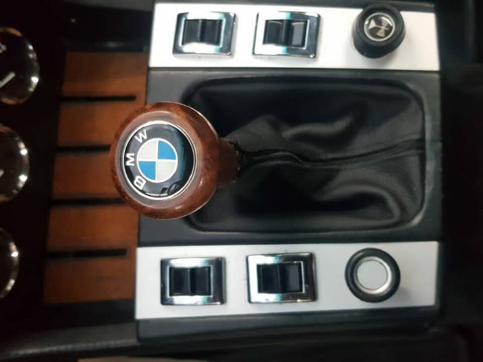Image 17/53 of BMW 3.0 CSi (1972)