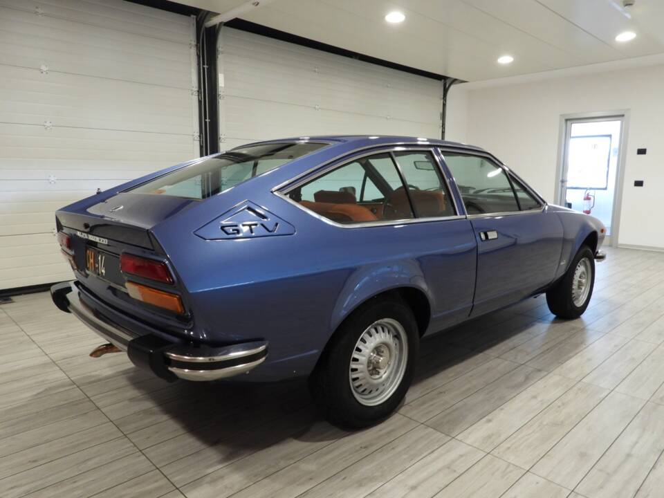 Immagine 4/15 di Alfa Romeo Alfetta GTV 2000 (1977)