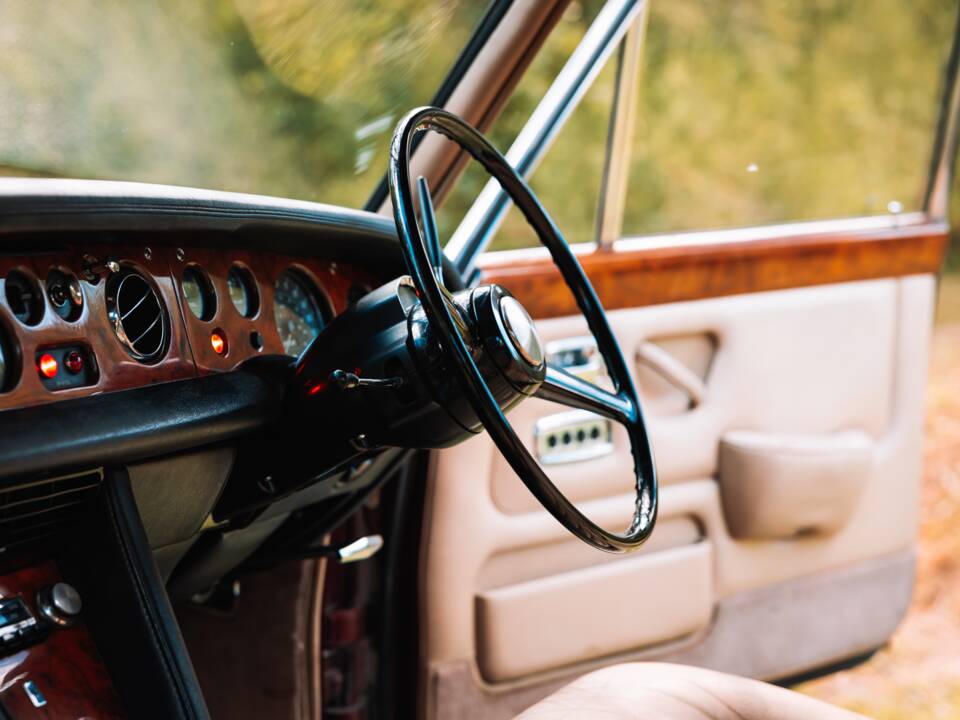 Immagine 29/50 di Rolls-Royce Silver Shadow I (1970)
