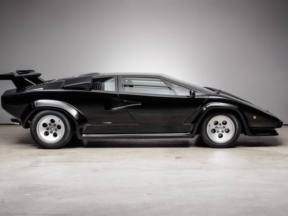 Image 18/50 of Lamborghini Countach LP 400 S (1982)