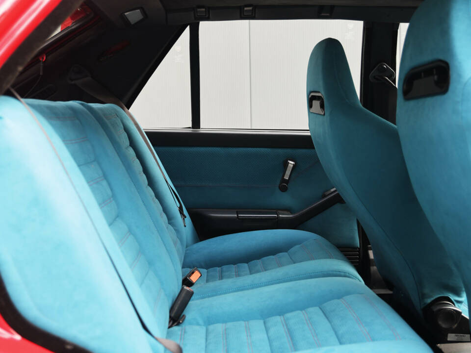 Image 26/41 of Lancia Delta HF Integrale (1989)