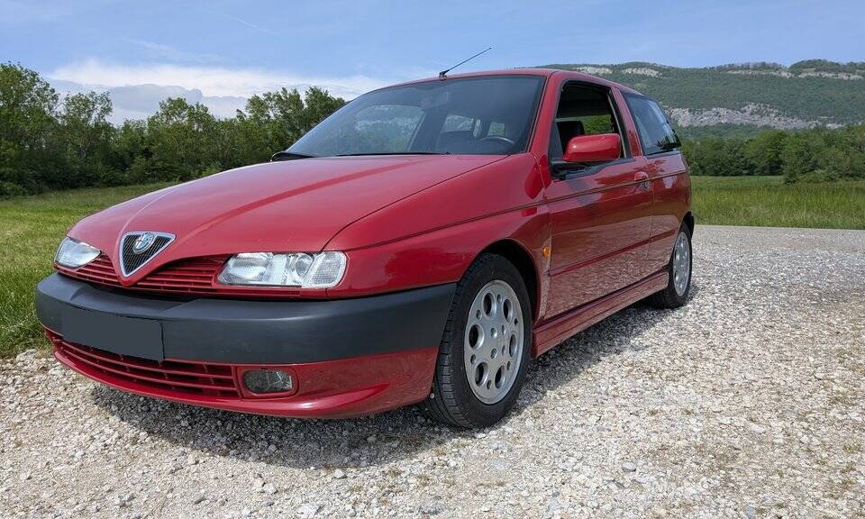 Bild 1/8 von Alfa Romeo 145 1.4 T. Spark (1997)