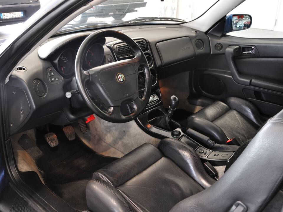 Image 14/17 of Alfa Romeo GTV 2.0 V6 Turbo (1995)