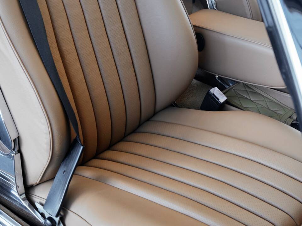 Image 50/50 de Mercedes-Benz 560 SL (1989)