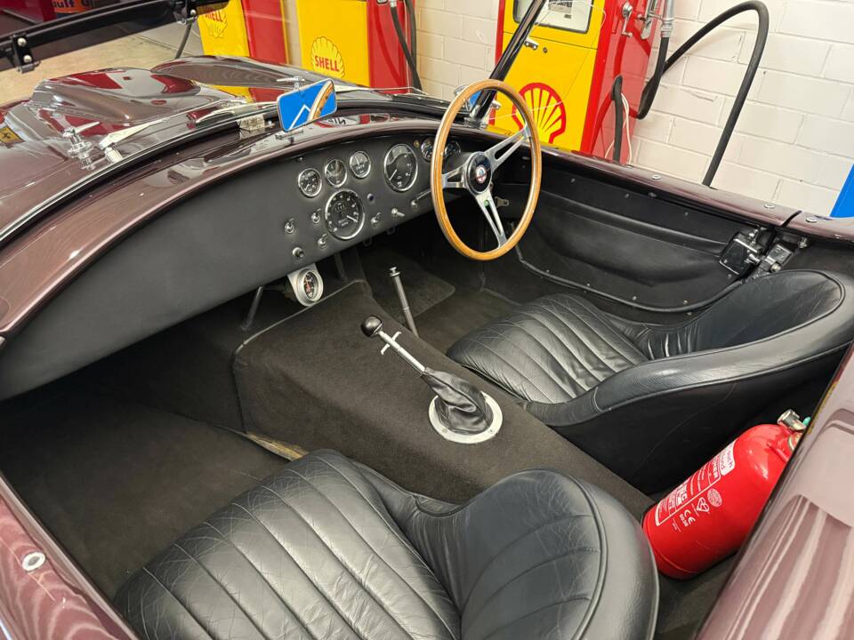 Image 6/17 of AC Cobra 427 (1968)