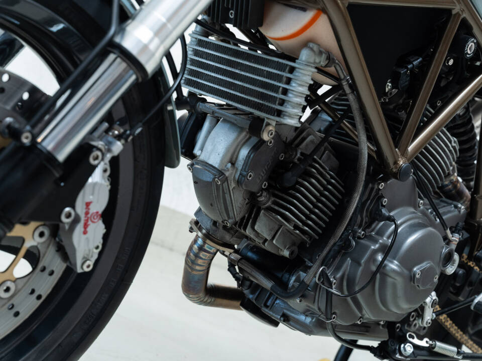 Image 20/28 of Ducati DUMMY (2002)