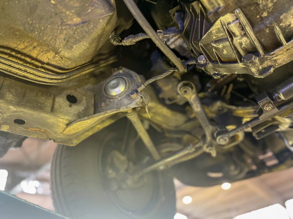 Image 46/139 of Mercedes-Benz 240 D (1978)