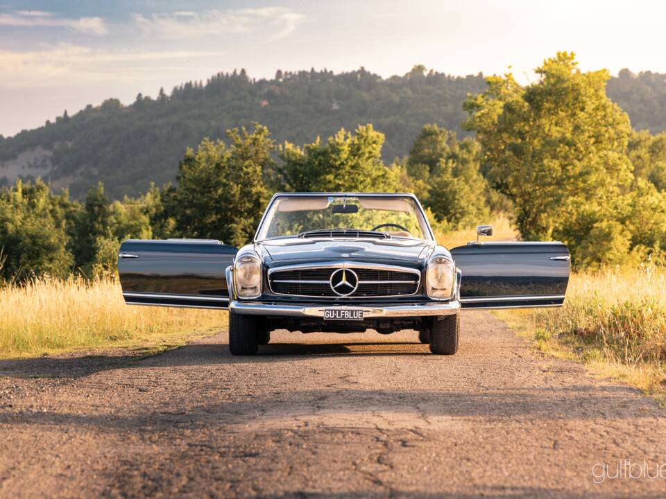 Image 12/79 de Mercedes-Benz 280 SL (1969)