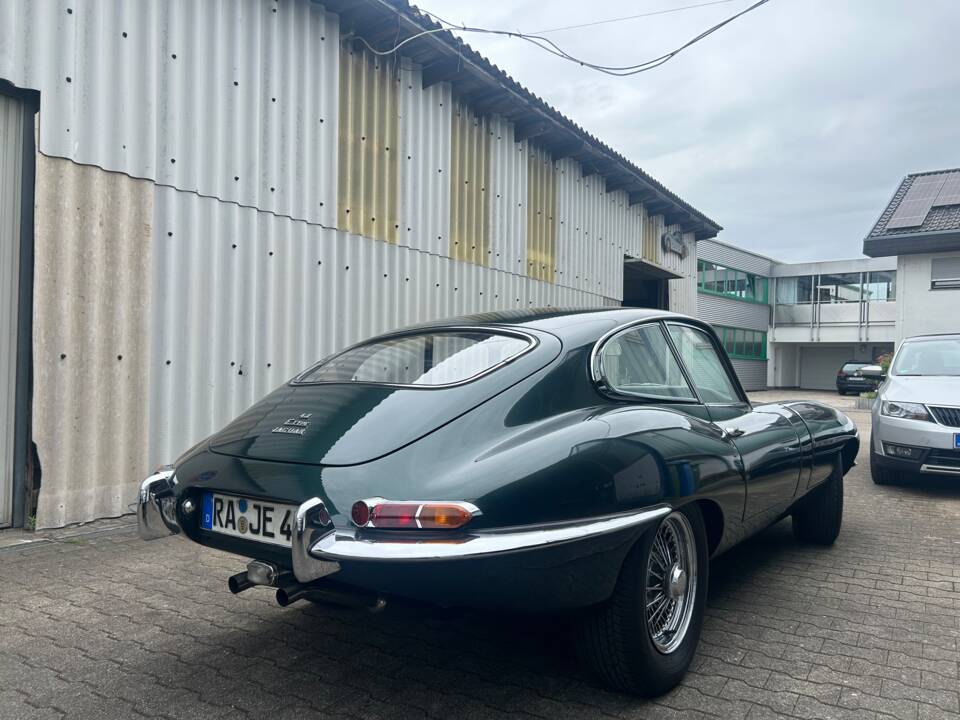 Image 5/39 de Jaguar Type E 4.2 (1966)