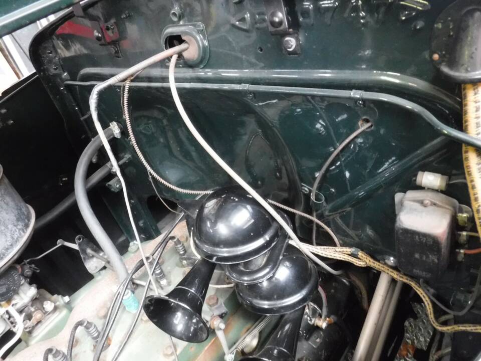 Image 33/50 of Packard 110 (1941)