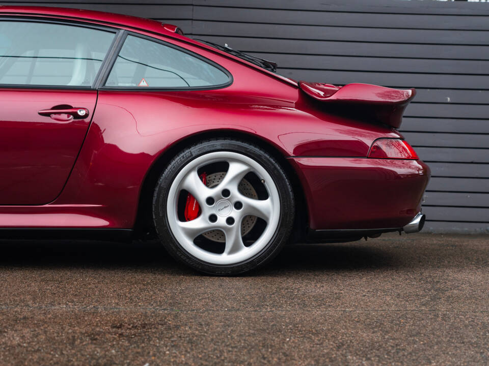 Image 4/45 of Porsche 911 Turbo (1997)