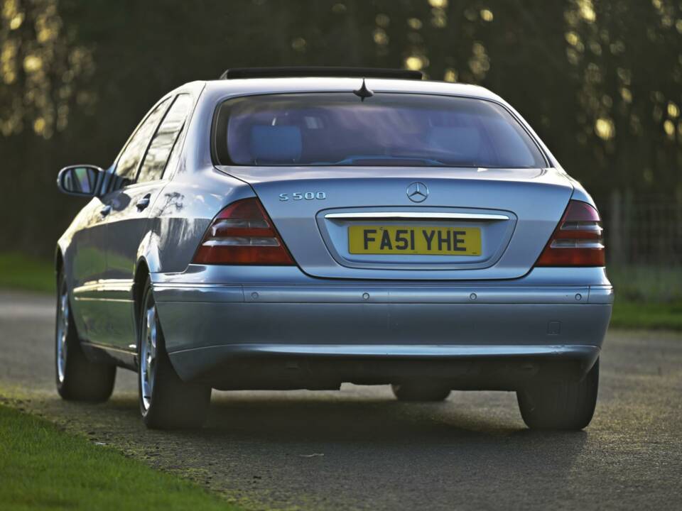 Image 11/50 de Mercedes-Benz S 500 L (2001)
