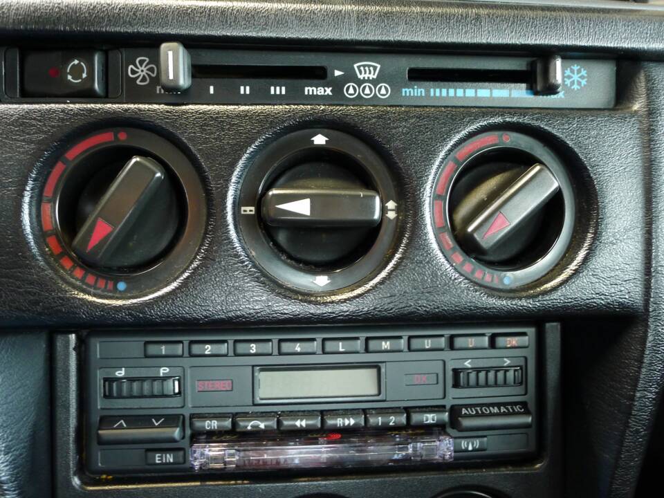Image 49/49 of Mercedes-Benz 190 E 2.3-16 (1984)