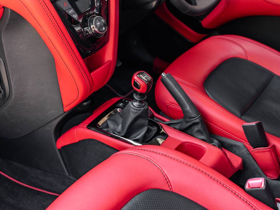 Bild 10/50 von Aston Martin Cygnet (2011)