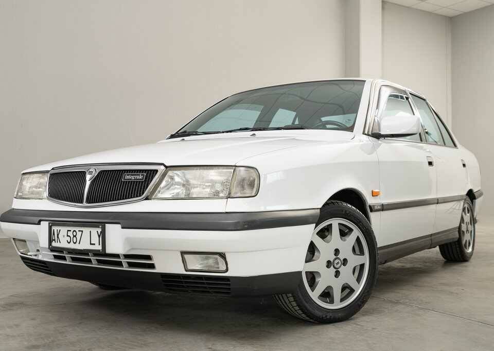 Image 7/34 of Lancia Dedra 2.0 HF Turbo (1996)