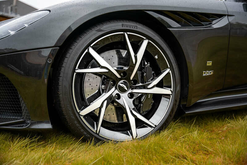 Image 9/27 of Aston Martin DBS Superleggera (2021)