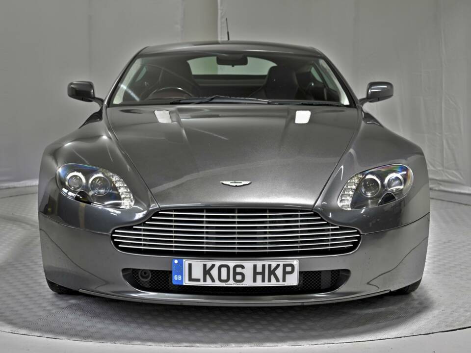 Image 4/50 de Aston Martin V8 Vantage (2006)