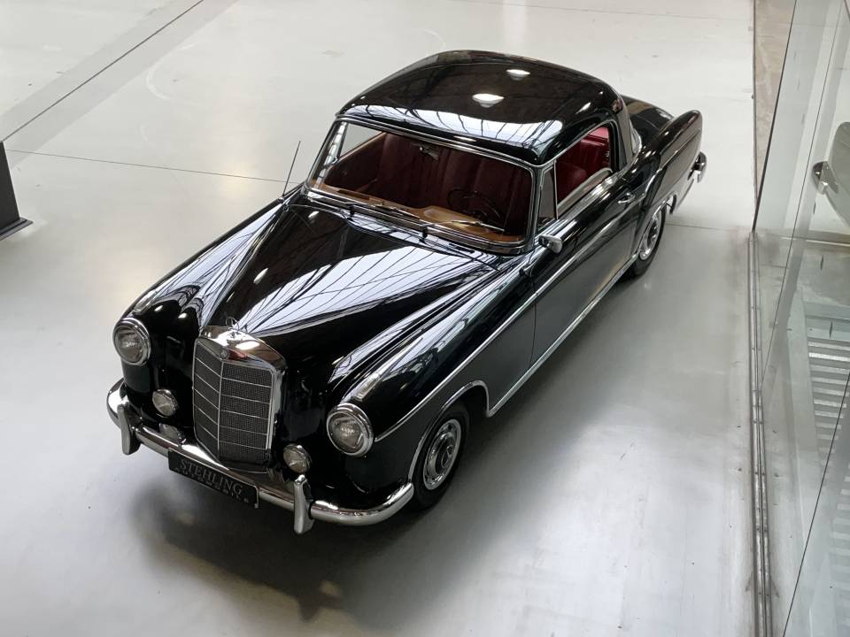 Image 3/38 of Mercedes-Benz 220 S (1959)
