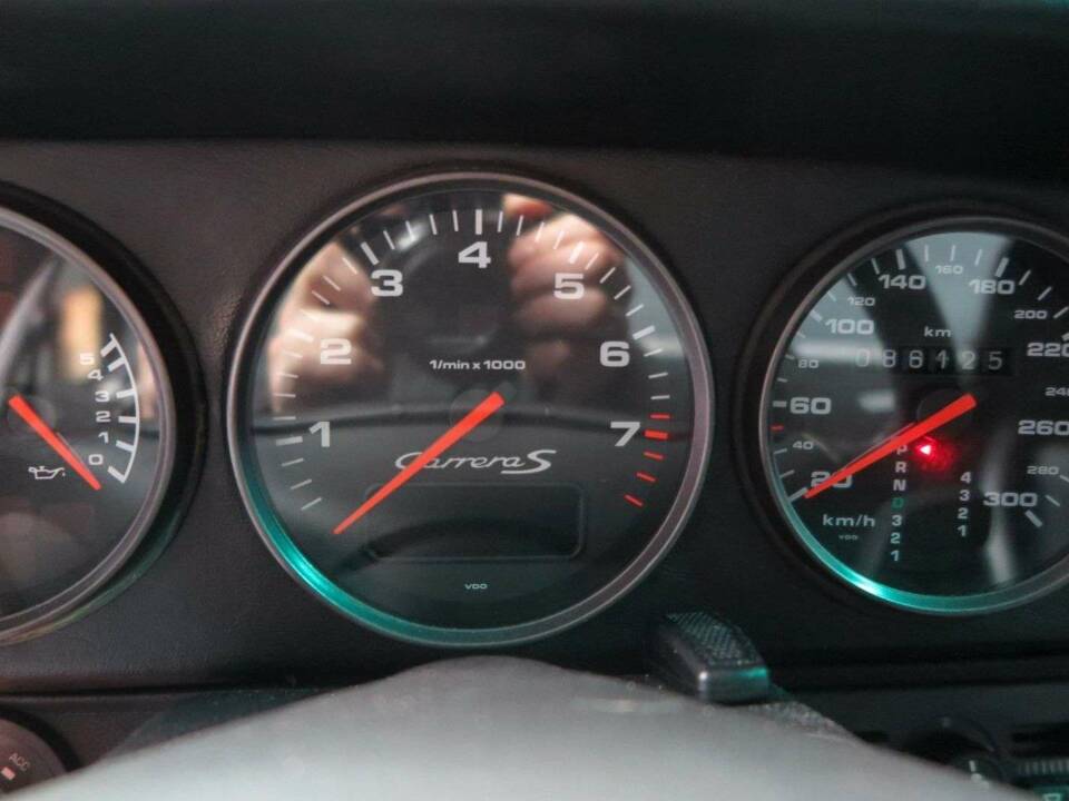Immagine 16/43 di Porsche 911 Carrera (1997)