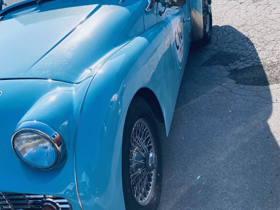 Image 18/42 of Triumph TR 3A (1960)