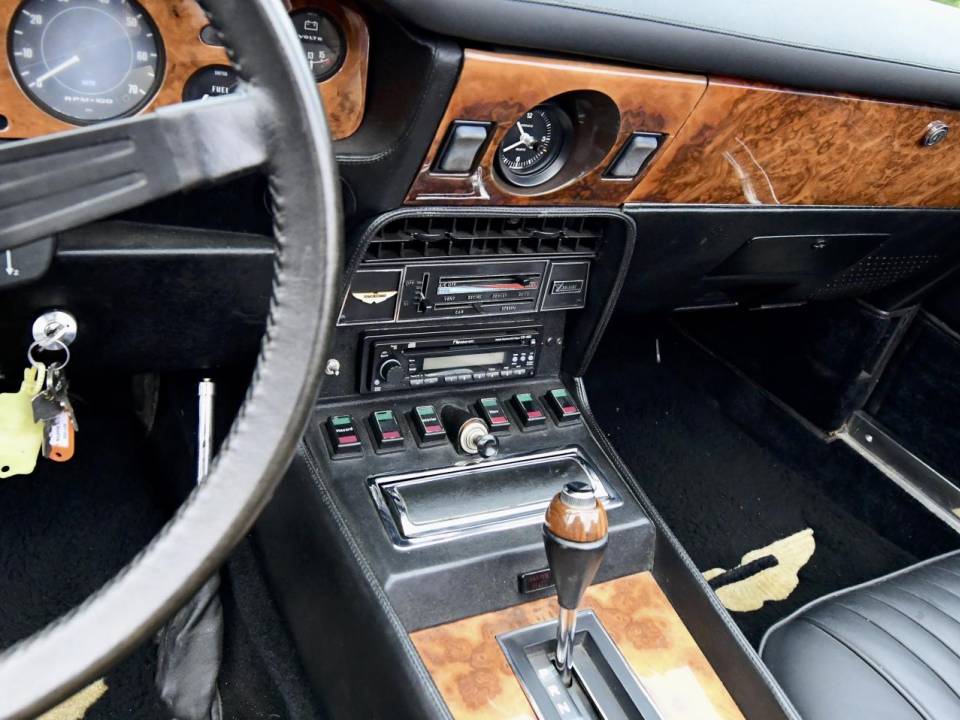 Image 48/50 de Aston Martin V8 Volante (1978)