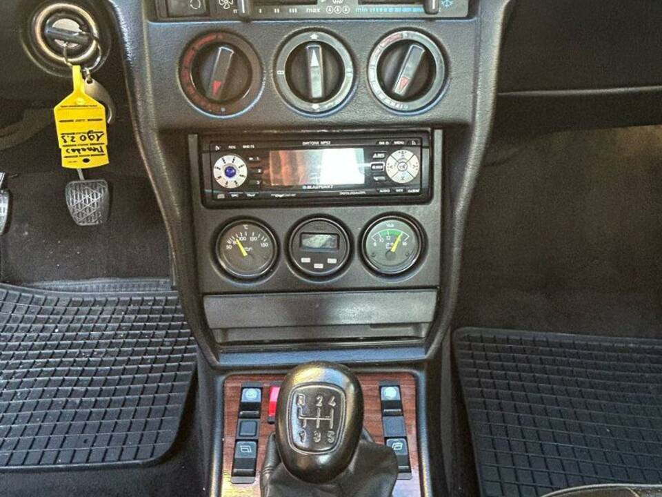Image 4/10 of Mercedes-Benz 190 E 2.3-16 (1986)